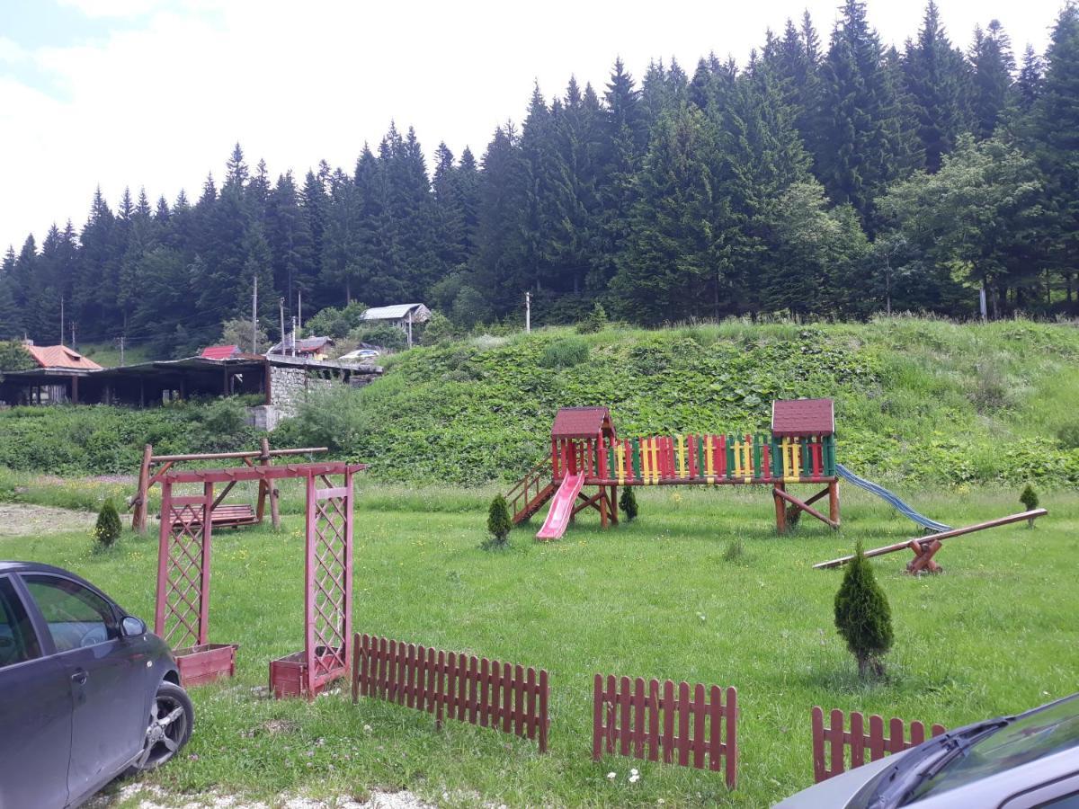 White Horse Hotel Предеал Екстериор снимка
