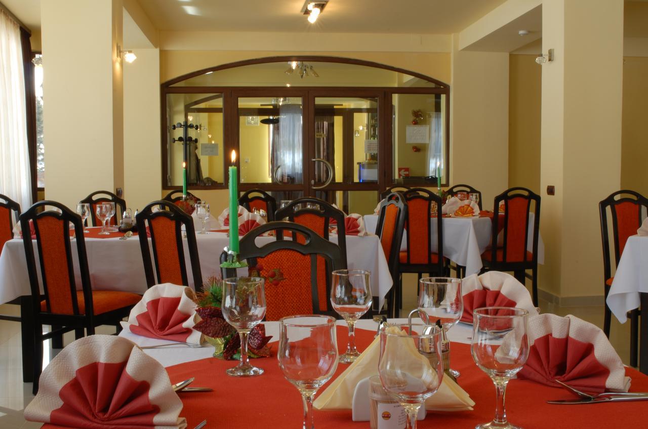 White Horse Hotel Предеал Екстериор снимка