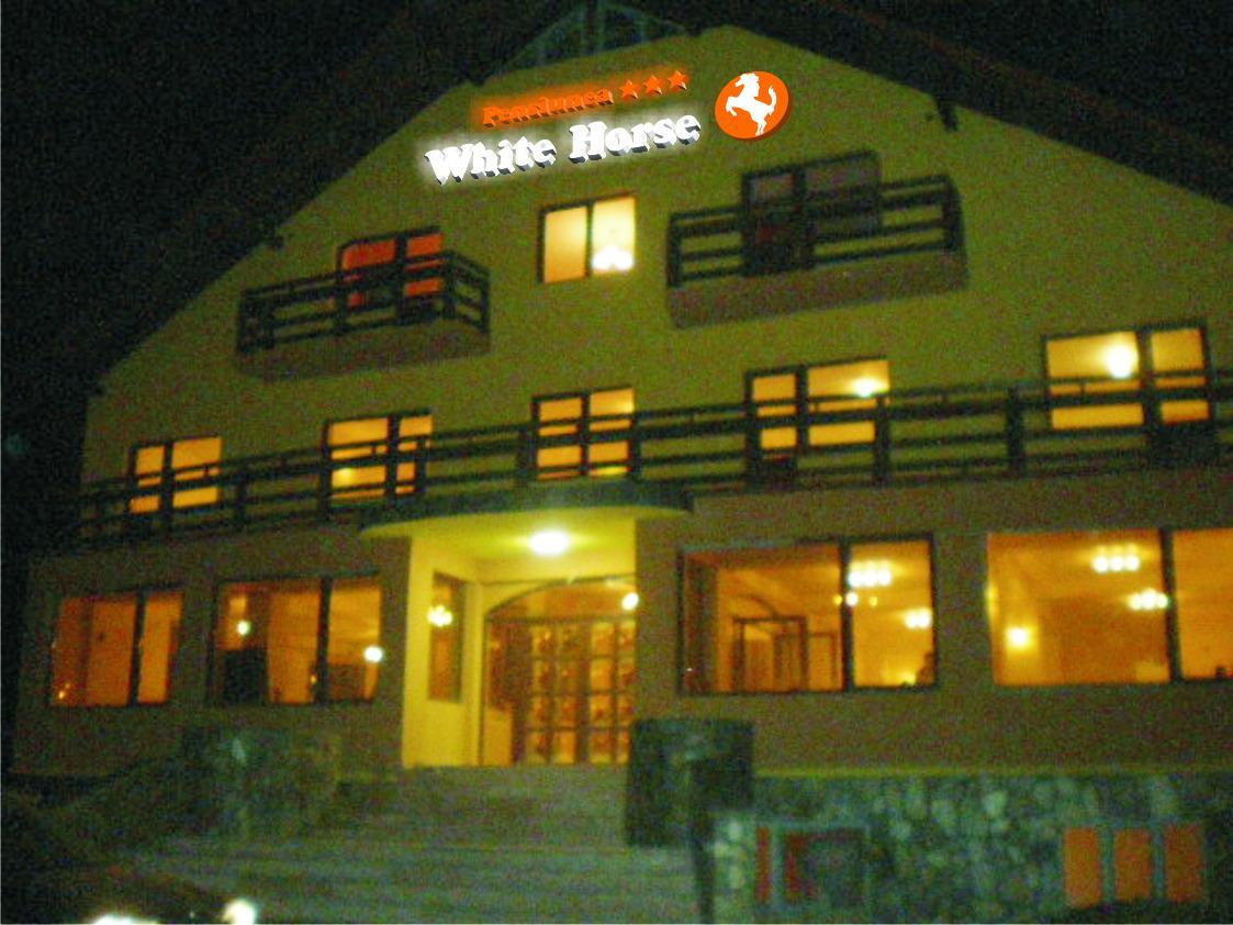 White Horse Hotel Предеал Екстериор снимка