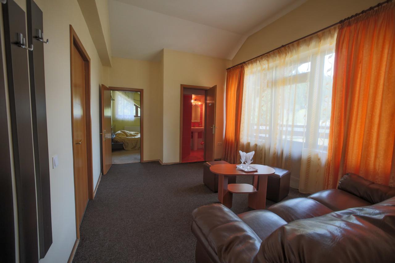 White Horse Hotel Предеал Екстериор снимка